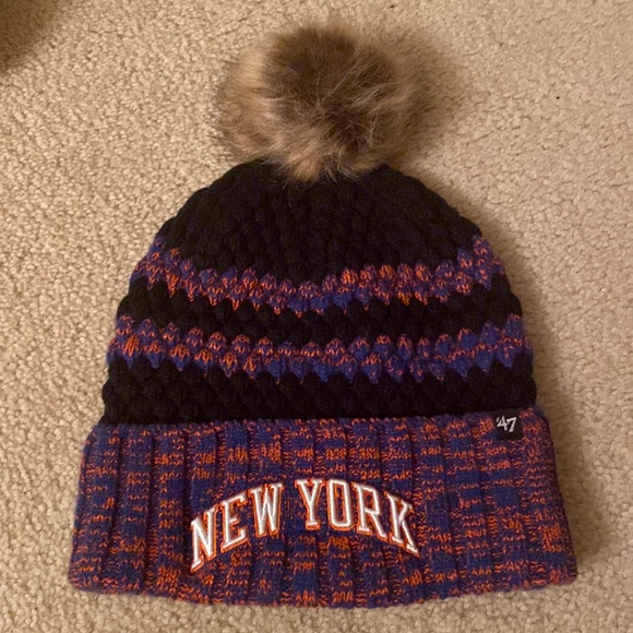 New York Knicks Pom Pom Hat - Picture 1 of 2